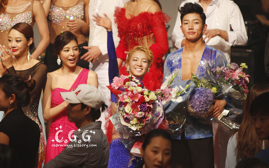 [OTHER][21-07-2012]Hình ảnh từ đêm chung kết "Dancing With The Star 2" tối qua của HyoYeon 1440B835500CD77E172849