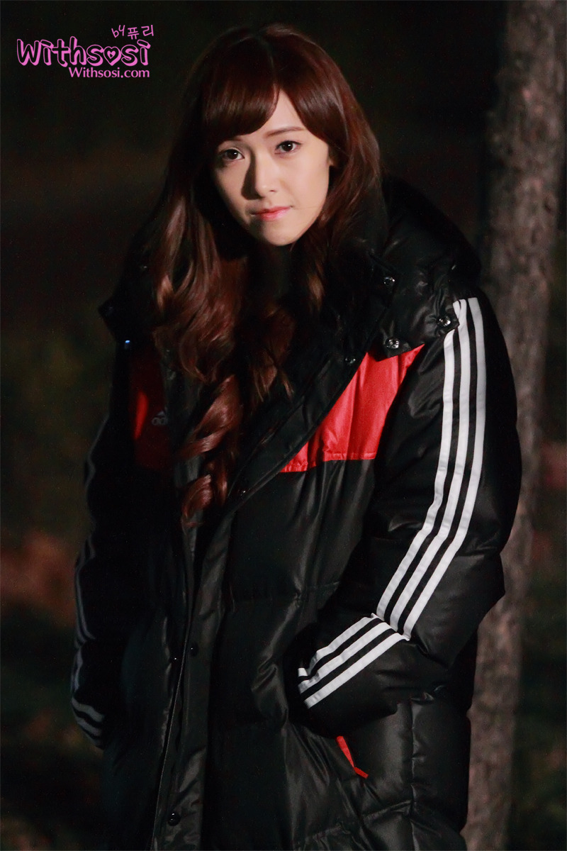 [OTHER][20-01-2012]Jessica tại trường quay của bộ phim "Wild Romance" - Page 11 15143A4B4F2A575D16B514