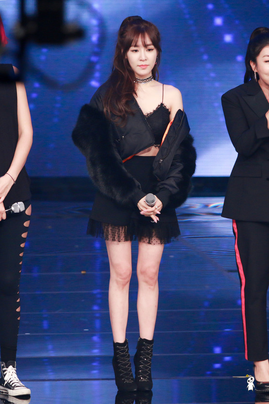[PIC][24-12-2016]Tiffany tham dự và biểu diễn tại “2016 KBS Entertainment Awards” vào hôm nay - Page 3 21022546586B700F26D46F