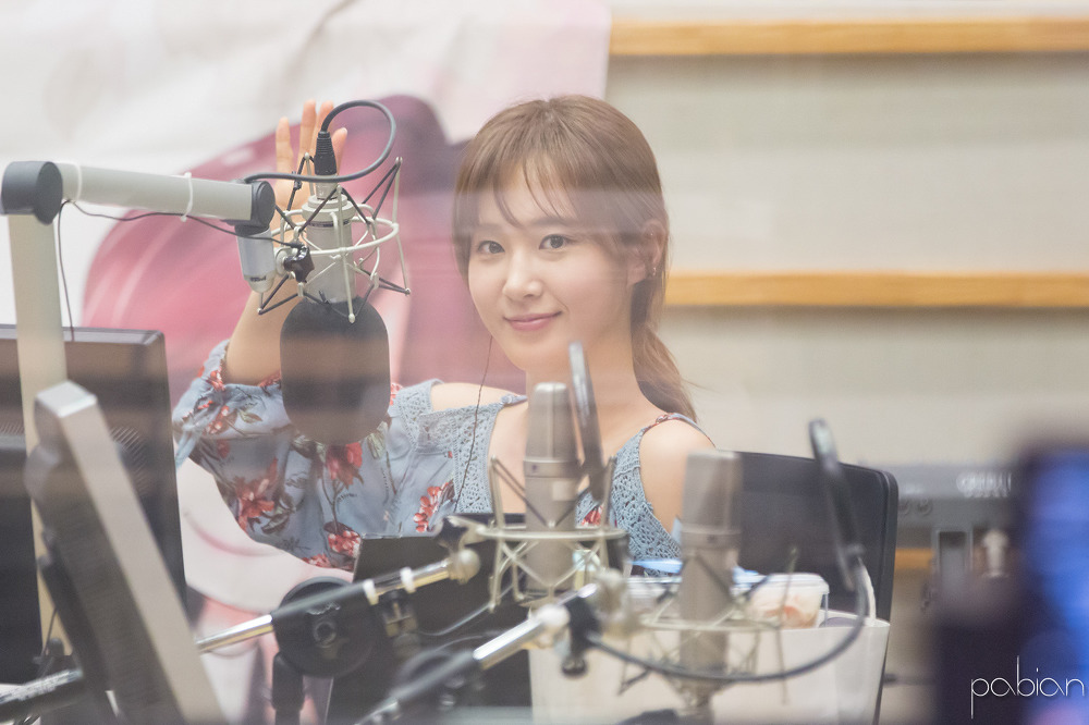 [PIC][23/24/25/26-06-2016] Yuri làm DJ đặc biệt cho "Radio KBS Cool FM Sukira" vào tối nay  - Page 3 213C743D577360FB041FDD
