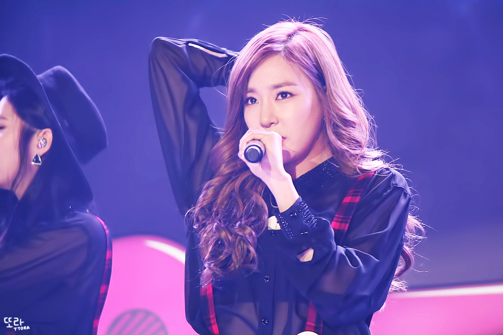 [PIC][11-11-2014]TaeTiSeo biểu diễn tại "Passion Concert 2014" ở Seoul Jamsil Gymnasium vào tối nay - Page 2 216D504654648FA313D989