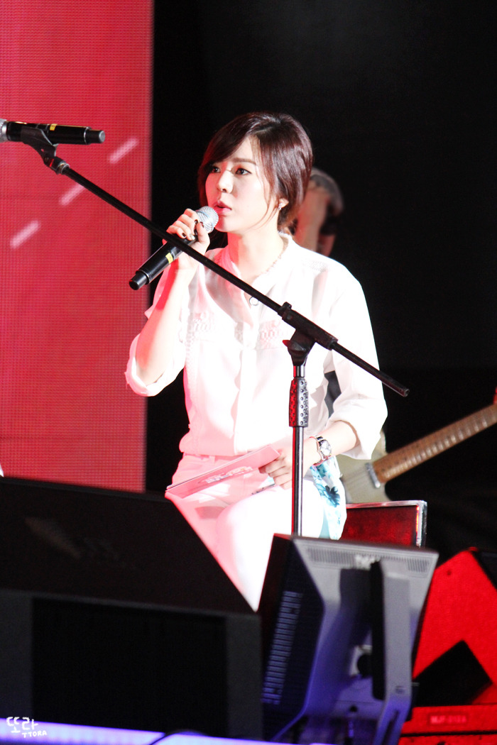 [PIC][04-09-2014]Sunny tham dự chương trình "Sangam MBC Radio" với tư cách là MC vào tối nay - Page 2 2175E4495432645725D70B