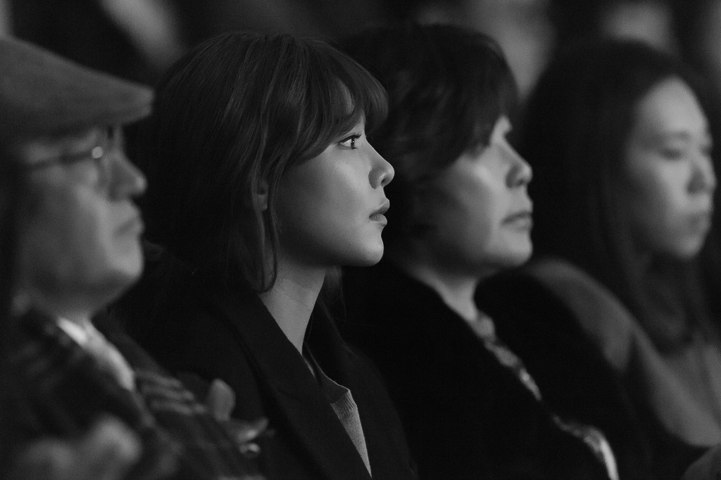 [PIC][20-12-014]SooYoung xuất hiện tại sự kiện "Korean Retinitis Pigmentosa Charity" vào chiều nay 2202205054B27AF1201ED2