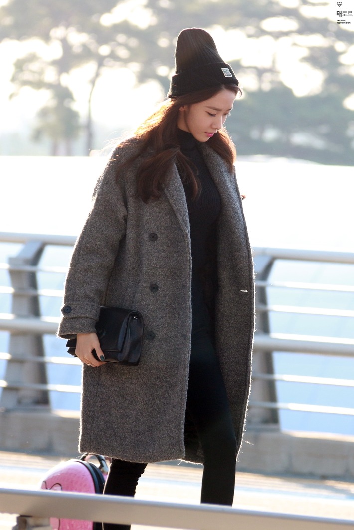 [PIC][31-10-2015]YoonA khởi hành đi Đài Loan để tham dự Fansign cho thương hiệu "H:CONNECT" vào sáng nay - Page 6 2233FF3C565711E01ACE1B
