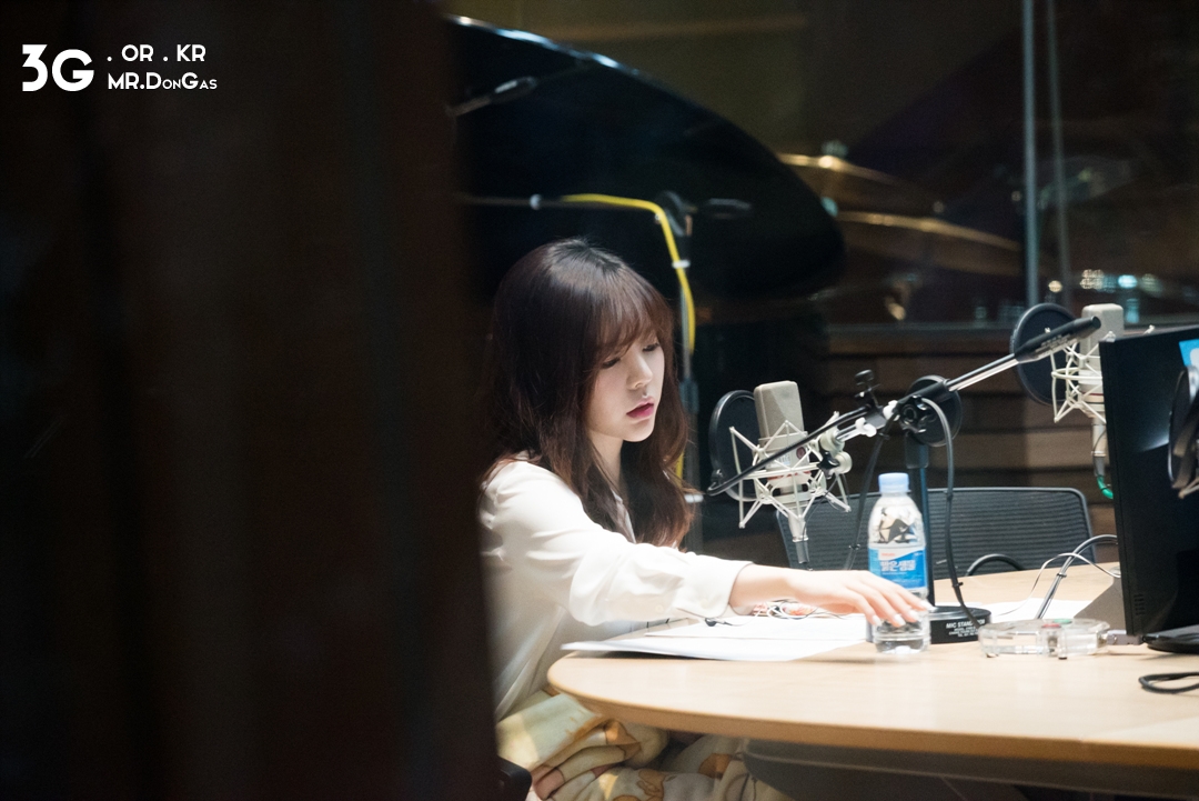 [OTHER][06-02-2015]Hình ảnh mới nhất từ DJ Sunny tại Radio MBC FM4U - "FM Date" - Page 11 2241EB44554CADC934DAD5