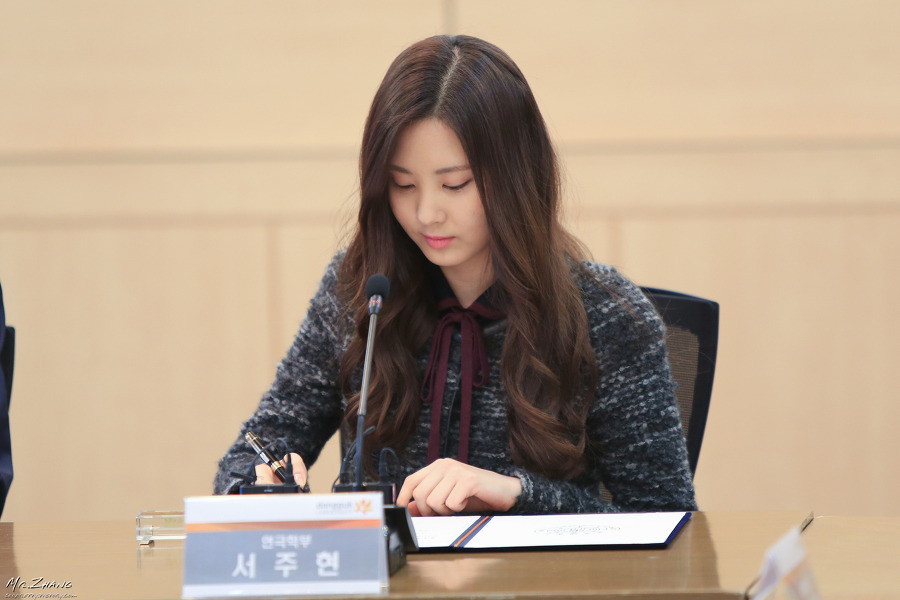 [PIC][19-11-2013]SeoHyun gửi tặng 100 triệu Won cho Trường ĐH Dongguk của cô vào trưa nay 242CD844528B34081BC31B