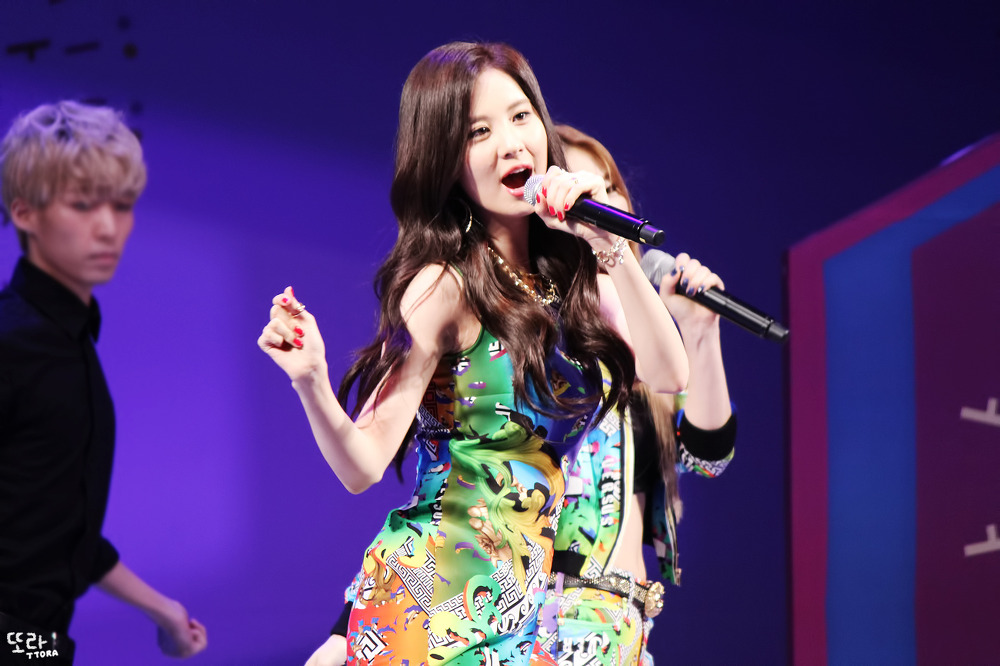 [PIC][08-10-2014]TaeTiSeo biểu diễn tại "KBS Cool FM Lee Sora Radio Special Event" vào tối nay - Page 2 2513CC49543B853F096EBF