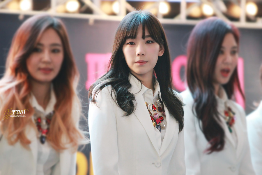 [PIC][14-03-2014]SNSD xuất hiện tại buổi fansign cho "Mr.Mr." vào tối nay  - Page 15 2561D23354F6B72534FF4B