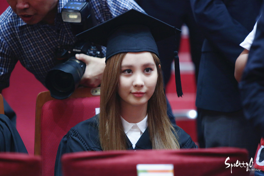 [PIC][21-08-2014]SeoHyun tham dự Lễ tốt nghiệp Đại học Dongguk vào trưa nay 2567E74F558D64130DF487