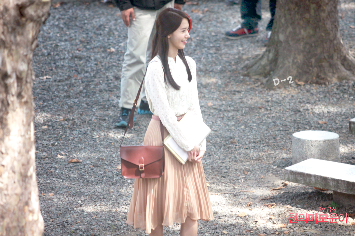 [OTHER][31-12-2011]YoonA tại trường quay của bộ phim " Love Rain " - Page 16 1175353D4F6DECA92CF8C4