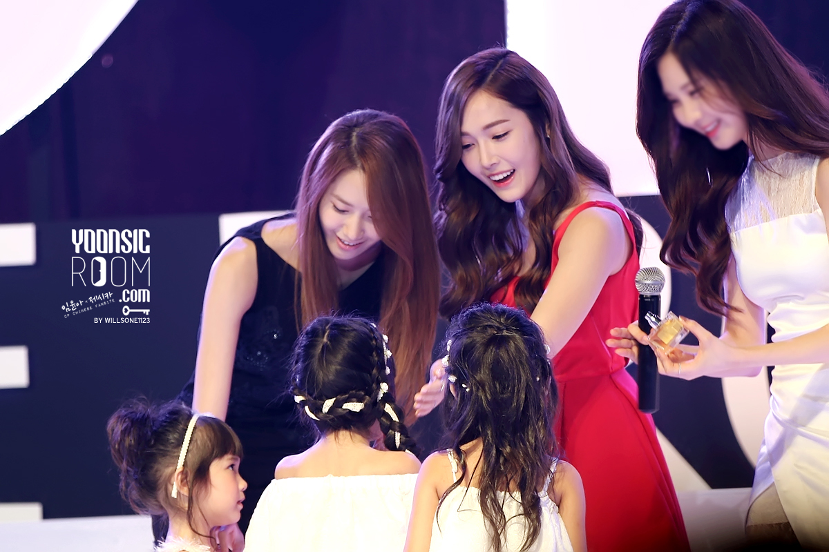 [PIC][20-10-2013]Jessica - YoonA và SeoHyun xuất hiện tại Thái Lan để tham dự "GiRL DE PROVENCE Thanks Party" vào tối nay - Page 15 220E2244526BB0C43002F7