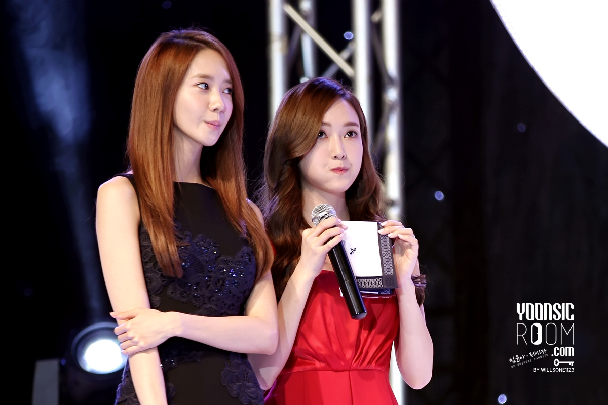 [PIC][20-10-2013]Jessica - YoonA và SeoHyun xuất hiện tại Thái Lan để tham dự "GiRL DE PROVENCE Thanks Party" vào tối nay - Page 15 22674742526BB1091BBAB4