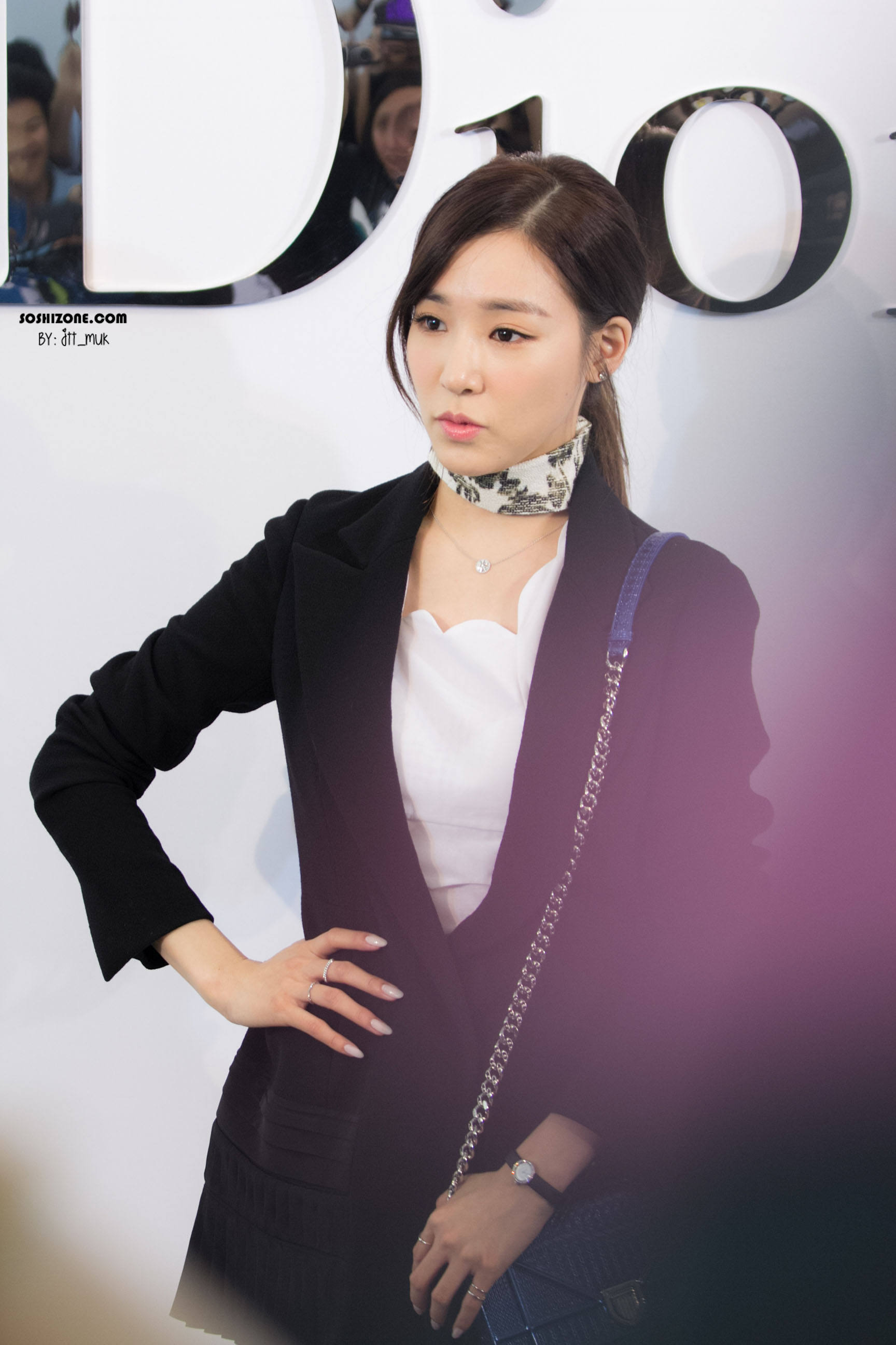 [PIC][17-02-2016]Tiffany khởi hành đi Thái Lan để tham dự sự kiện khai trương chi nhánh của thương hiệu "Christian Dior" vào hôm nay - Page 14 240154355728D44B1947BA