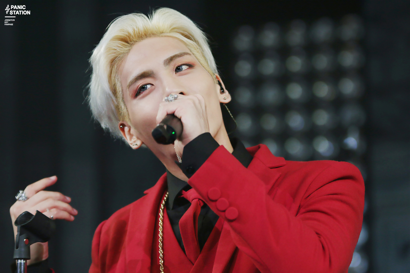 150811 Jonghyun @ 'Tablo's Dreaming Radio Concert.' 2425964555FA83AE11C937