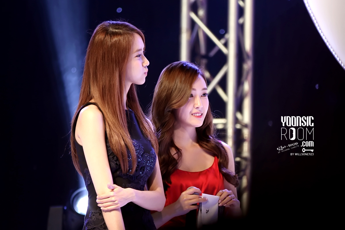 [PIC][20-10-2013]Jessica - YoonA và SeoHyun xuất hiện tại Thái Lan để tham dự "GiRL DE PROVENCE Thanks Party" vào tối nay - Page 15 2468BA42526BB10F1A7BBB