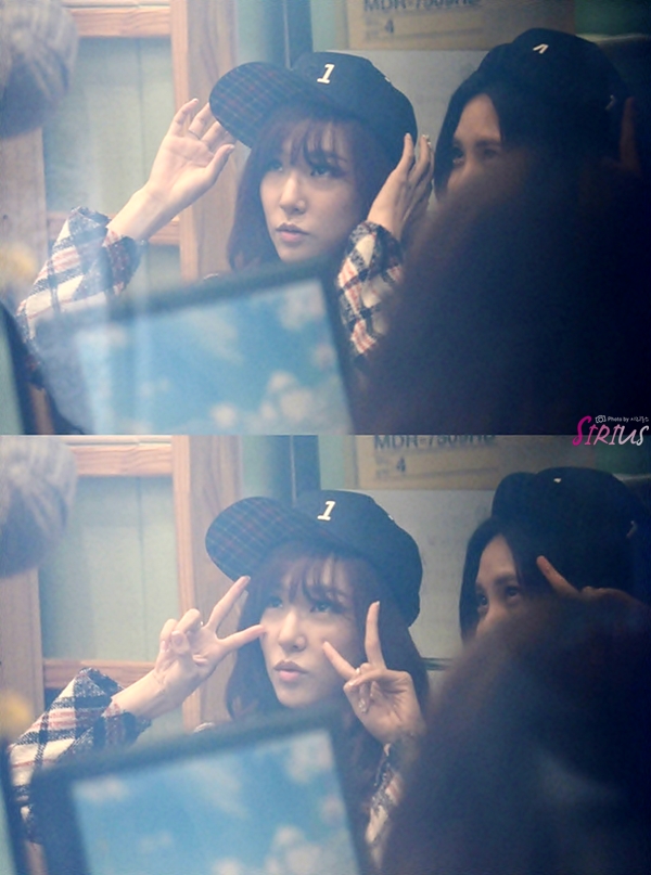 [PIC][29-10-2013]SeoHyun và Tiffany xuất hiện tại "KBS Cool FM Radio Jo JungChi & Harim 2 o'clock" vào trưa nay 24798050526FE8E0306B30