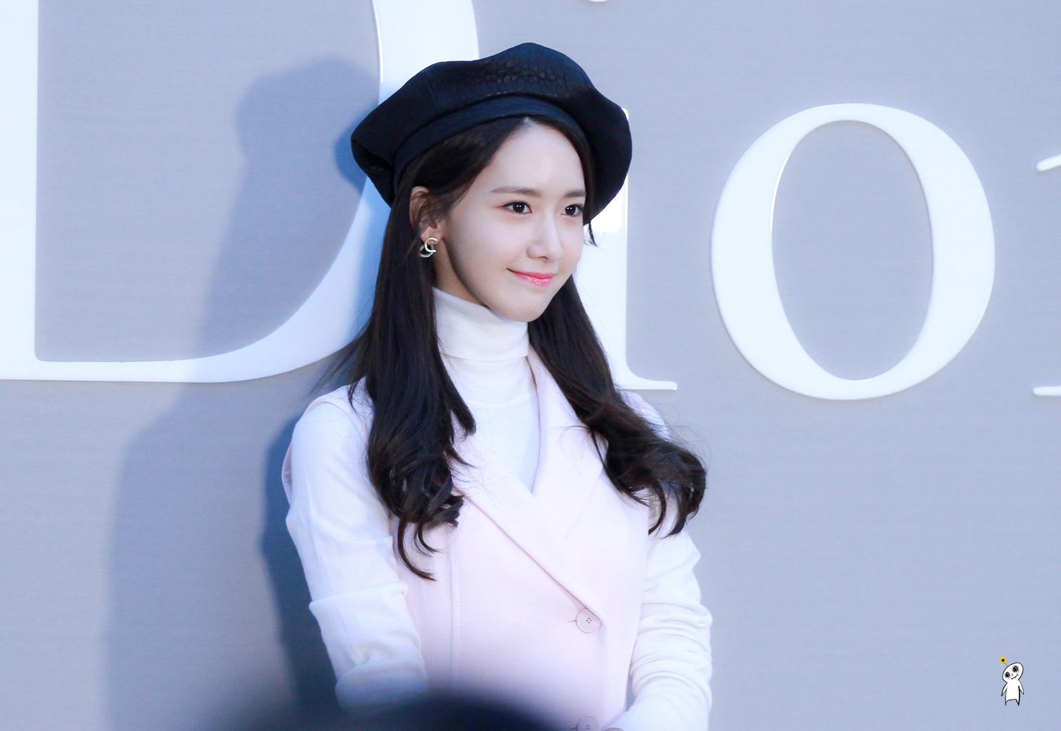 [PIC][14-07-2016]YoonA tham dự sự kiện "DIOR Colors Exhibition Opening" vào tối nay 25598545578890AF243149