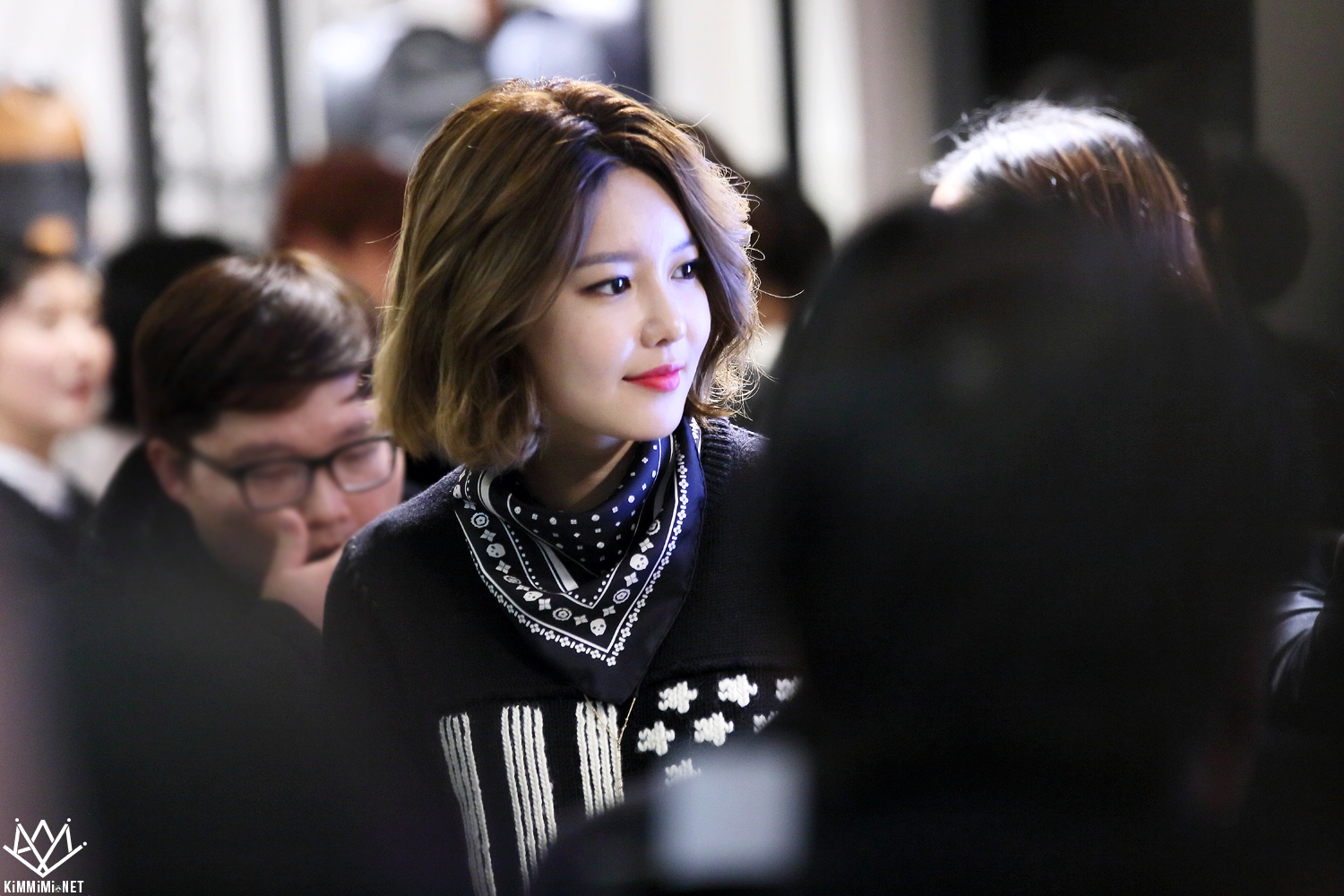  [PIC][27-11-2015]SooYoung tham dự buổi Fansign cho thương hiệu "COACH" tại Lotte Department Store Busan vào trưa nay - Page 2 26089D3E56BB2530355E31
