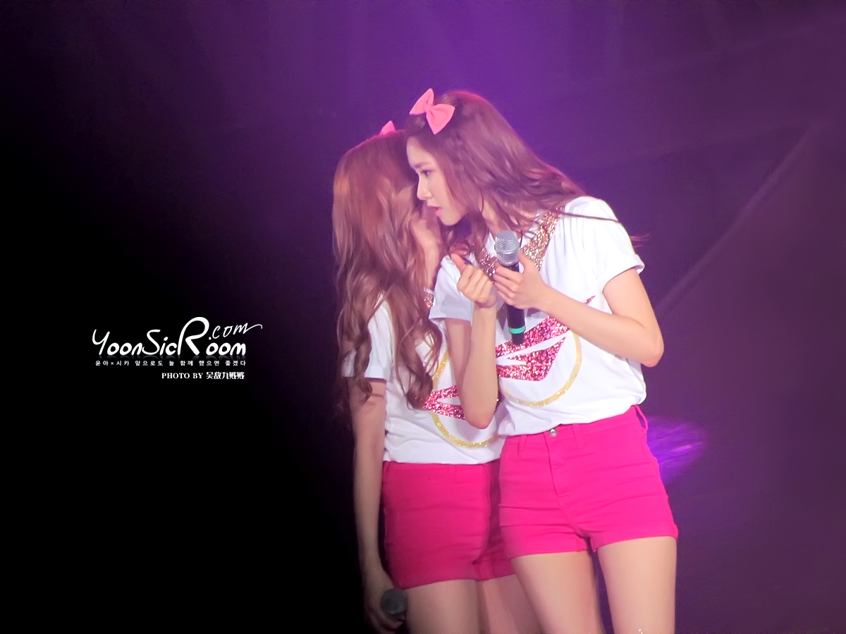 [PIC][08/09-06-2013]Hình ảnh mới nhất từ "2013 Girls' Generation's World Tour – Girls & Peace" tại Seoul, Hàn Quốc trong 2 ngày của SNSD + Selca từ hậu trường Concert của các thành viên và nhiều nghệ sĩ khác - Page 13 2610583651BBF6990C0394